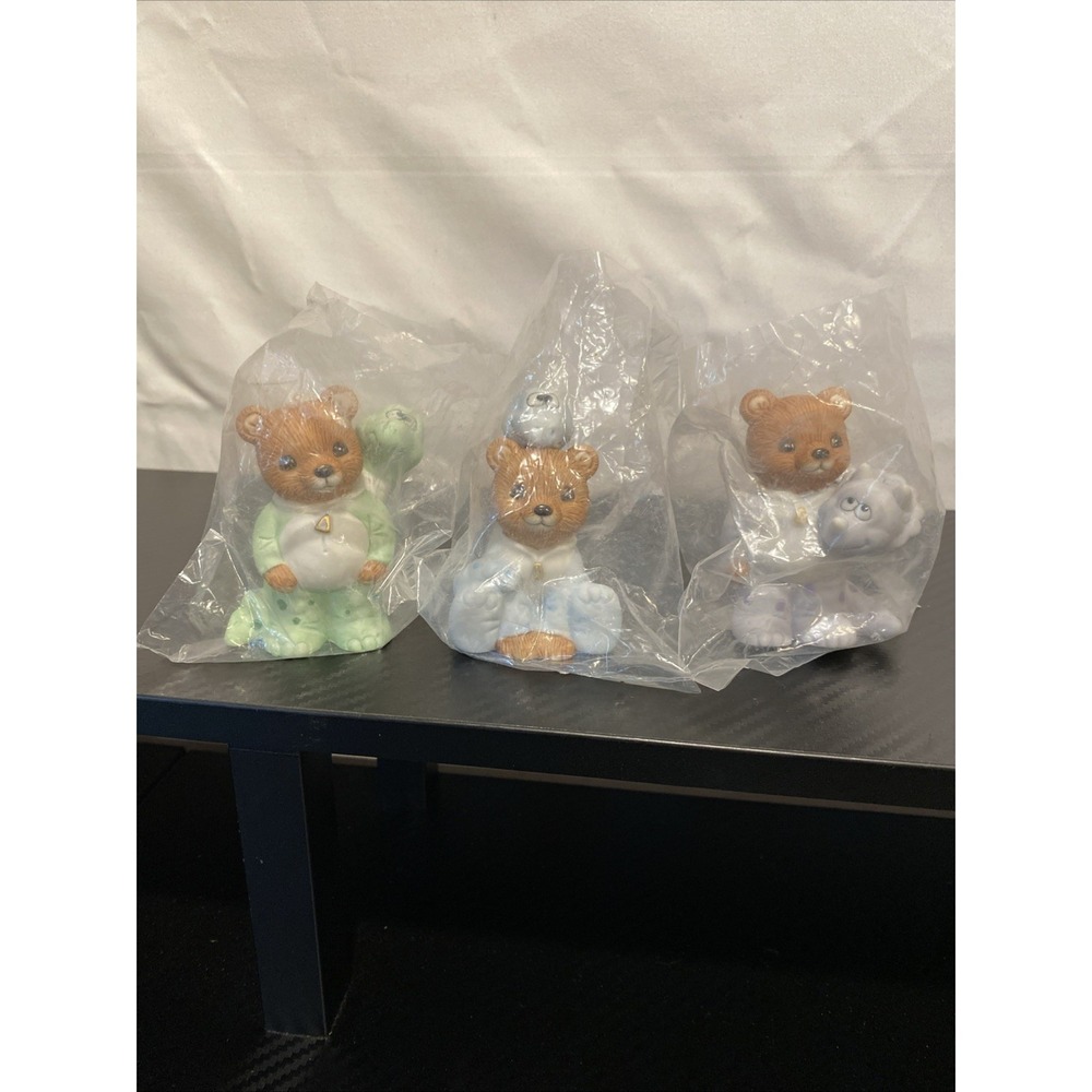 HOMCO CERAMIC BEARS‎ IN DINOSAUR PAJAMAS #1438 SET OF (3)